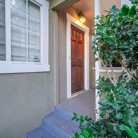 Apartament Stylish 2 Bed & 2 Bath At The Heart Of Hollywood With Free Parking - One Car Only Los Angeles Zewnętrze zdjęcie