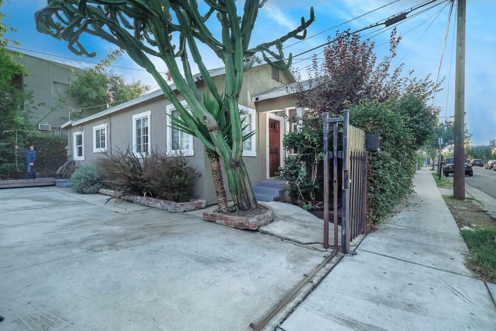 Apartament Stylish 2 Bed & 2 Bath At The Heart Of Hollywood With Free Parking - One Car Only Los Angeles Zewnętrze zdjęcie